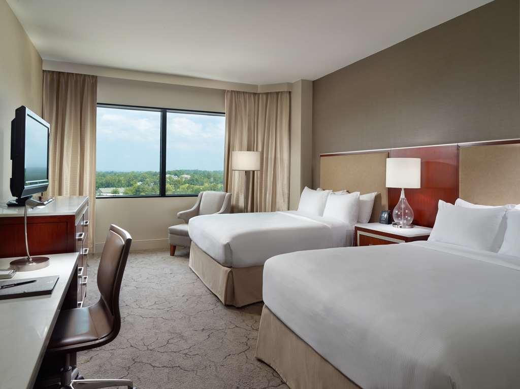 Отель Hilton Atlanta Northeast Норкросс Номер фото